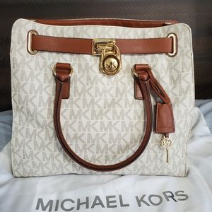 AUTHENTIC Micheal Kors Hamilton XL Signature Handbag